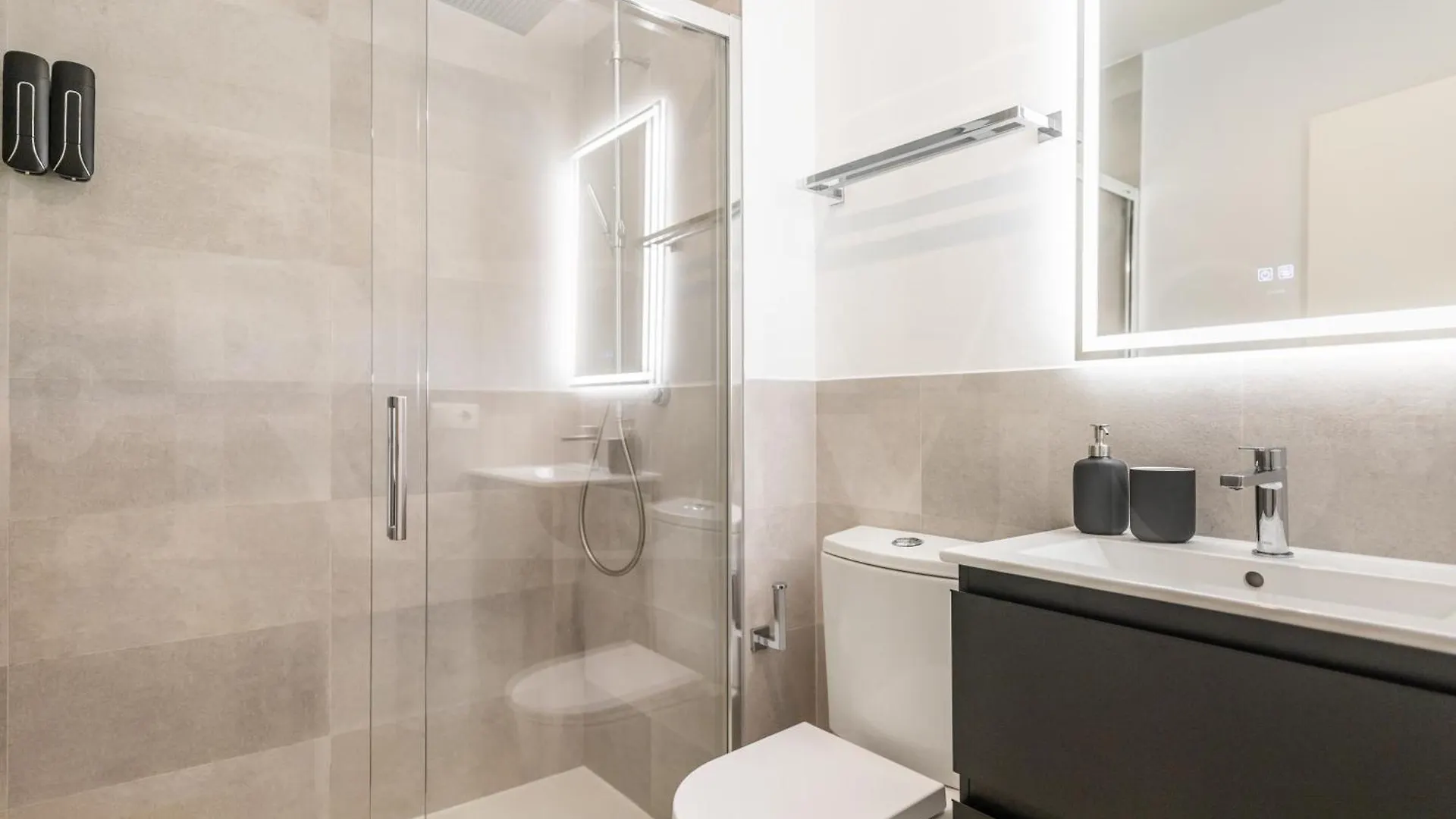 Intimate Studio In The Heart Of Malaga By Rems