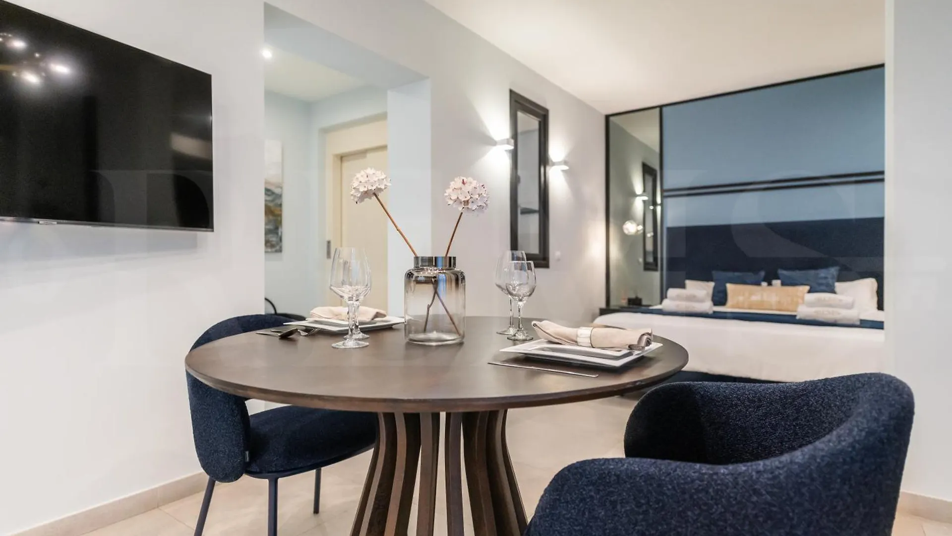 Intimate Studio In The Heart Of Malaga By Rems