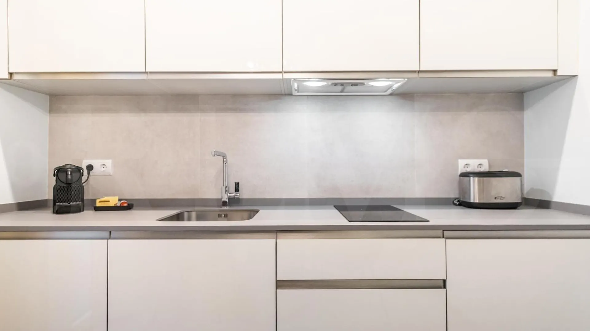 Intimate Studio In The Heart Of Malaga By Rems Spain